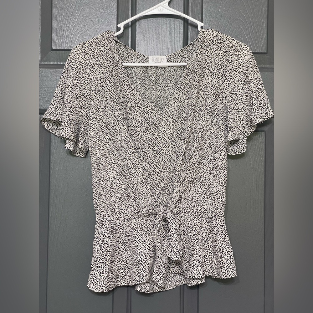 Top Short Sleeve By Sienna Sky.